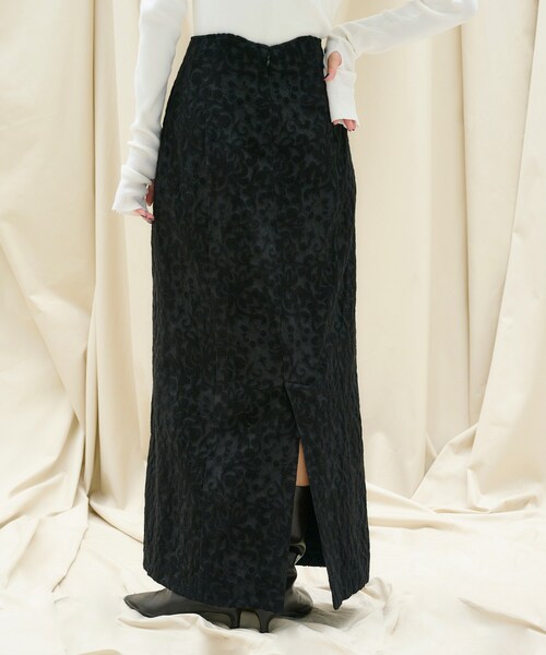 SIWEM（シウム）の「WAVE WAIST FLORAL JACQUARD SKIRT（スカート・レディース・ブラック・S/M）」の4枚目の写真