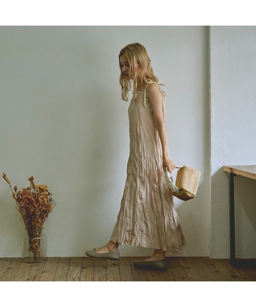 t a r o s u(タロス)の「washer cami onepiece(ワンピース・レディース・ベージュ/ブラック/ホワイト・FREE)」の1枚目の写真