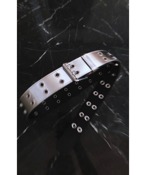 A.D.G(エーディージー)の「Double Eyelet Belt (metallic silver)(ベルト・レディース・シルバー・FREE)」の1枚目の写真