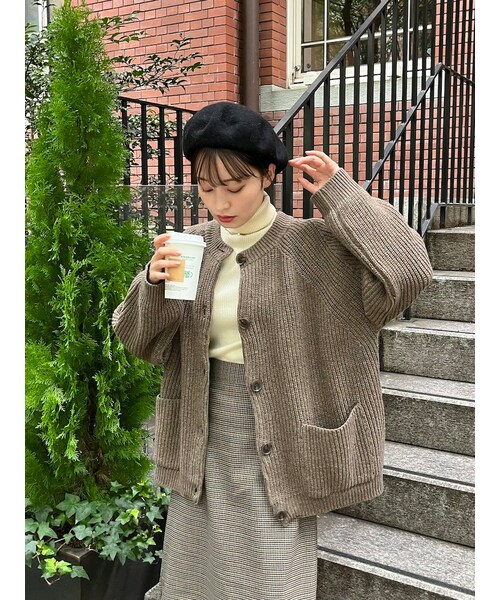 neam（ニーム）の「loose volume knit cardigan（カーディガン/ボレロ・レディース・ブラウン/グリーン/ブルー・free）」の4枚目の写真