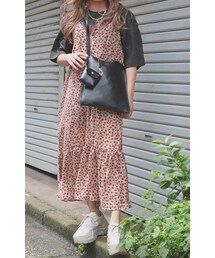 A.D.G（エーディージー）の「Red Flower Hem-Frill Cami-Onepiece (beige)（ワンピース・レディース）」
