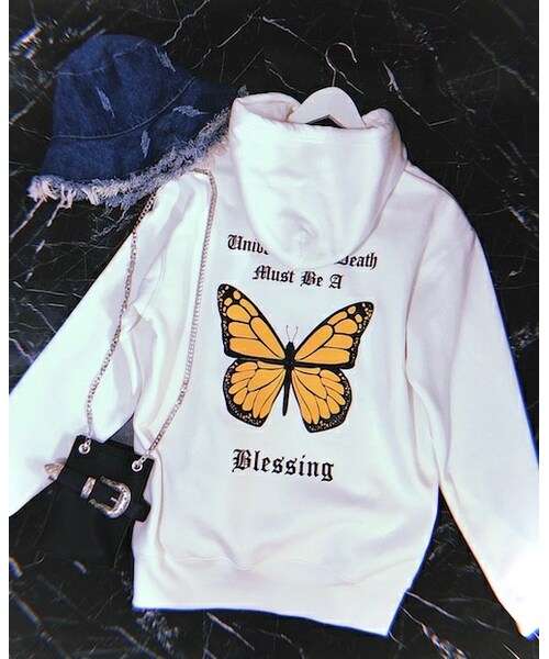 A.D.G(エーディージー)の「Back Slogan&Butterfly Big Sweat Hoodie (white)(パーカー・レディース・ホワイト・FREE)」の1枚目の写真