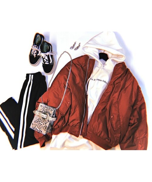 A.D.G(エーディージー)の「Back Slogan&Butterfly Big Sweat Hoodie (white)(パーカー・レディース・ホワイト・FREE)」の4枚目の写真