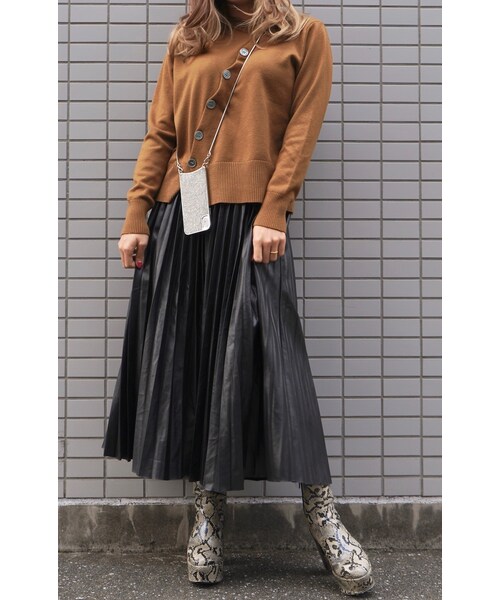 A.D.G（エーディージー）の「Diagonal Button Design Knit （light brown)（ニット/セーター・レディース・ブラウン・FREE）」の5枚目の写真