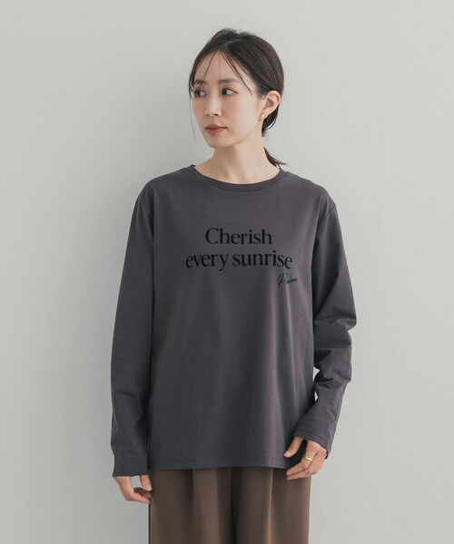URBAN RESEARCH DOORS（アーバンリサーチドアーズ）の「フロッキーロゴプリントロングTシャツ 26AW（Tシャツ/カットソー・レディース・OFF/CHARCOAL・Free）」の20枚目の写真