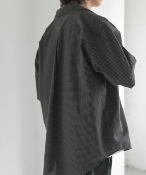URBAN RESEARCH DOORS(アーバンリサーチドアーズ)の「FORK&SPOON シアサッカーショートスリーブシャツ(シャツ/ブラウス・メンズ・CCLxBLK/BEGxCCL・4/5)」の5枚目の写真