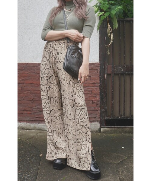 A.D.G（エーディージー）の「Decolletage Cut Lame S/S Knit Tops (light green)（ニット/セーター・レディース・グリーン・FREE）」の4枚目の写真