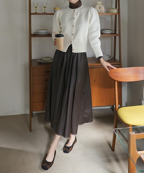 EVERY NANA（エブリナナ）の「ピンタックレザーロングスカート