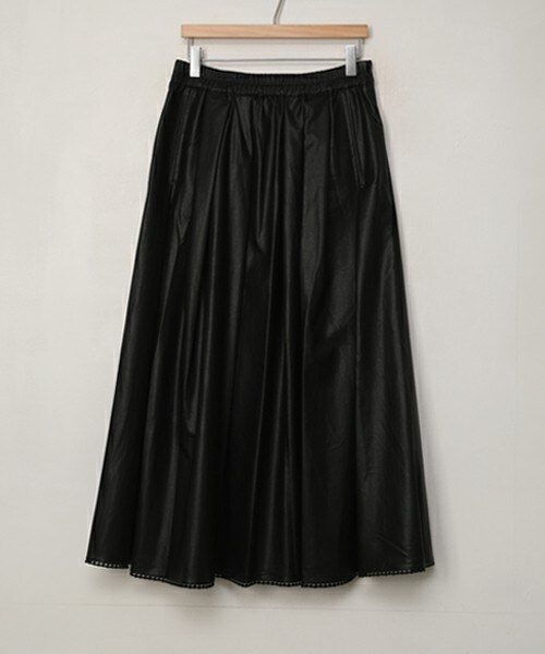 EVERY NANA（エブリナナ）の「ピンタックレザーロングスカート