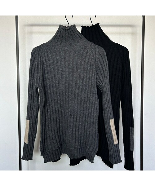 copine（コピン）の「袖パッチワークデザインタートルニット(2color)（ニット/セーター・レディース・グレー/ブラック・ワンサイズ）」の2枚目の写真
