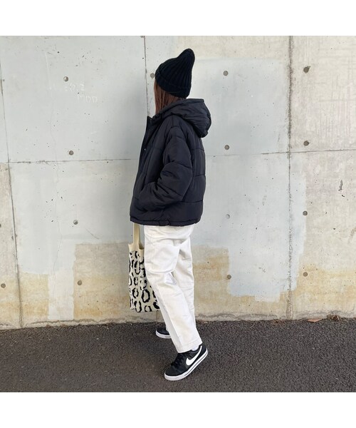 copine（コピン）の「フード付きオーバーサイズダウン（ダウンジャケット/コート・レディース・ブラック・M）」の4枚目の写真