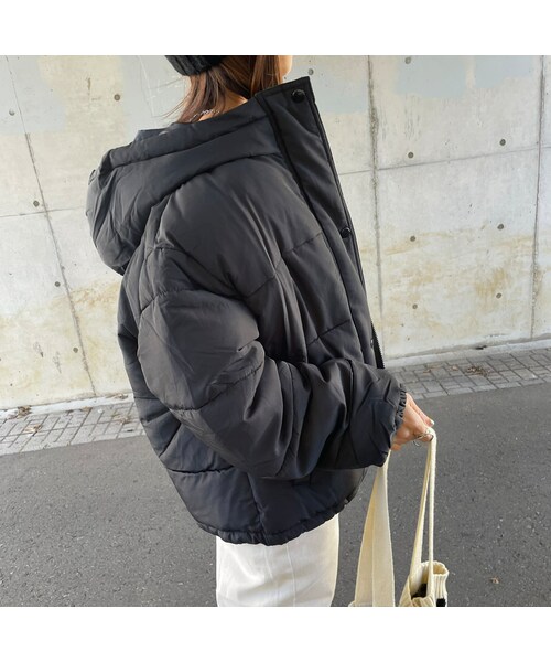 copine（コピン）の「フード付きオーバーサイズダウン（ダウンジャケット/コート・レディース・ブラック・M）」の8枚目の写真