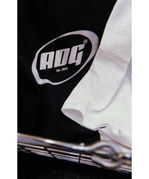 A.D.G（エーディージー）の「ADG OVAL LOGO BIG TEE(black-silver logo)（Tシャツ/カットソー・レディース・ブラック・FREE）」の4枚目の写真