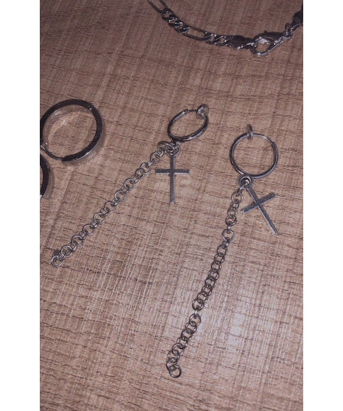 A.D.G(エーディージー)の「Silver Cross&Chain Pierced Earrings(イヤリング・レディース・シルバー・FREE)」の2枚目の写真