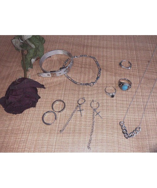 A.D.G(エーディージー)の「Silver Cross&Chain Pierced Earrings(イヤリング・レディース・シルバー・FREE)」の3枚目の写真