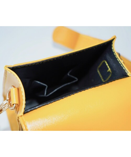 A.D.G(エーディージー)の「2strap 2way Leather Square Bag(yellow)(ショルダーバッグ・レディース・イエロー・FREE)」の9枚目の写真