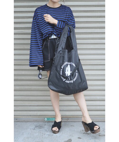 A.D.G(エーディージー)の「ADG SCRATCH CIRCLE LOGO NYLON 2WAY BAG(トートバッグ・レディース・ブラック・FREE)」の6枚目の写真
