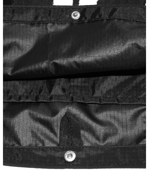 A.D.G(エーディージー)の「ADG SCRATCH CIRCLE LOGO NYLON 2WAY BAG(トートバッグ・レディース・ブラック・FREE)」の13枚目の写真