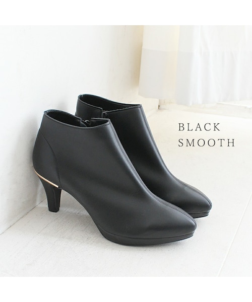 Shoe Fantasy(シューファンタジー)の「日本製 アーモンドトゥ ショートブーツ(ブーツ・レディース・ブラックスムース/ブラックスエード/オークスエード・S/M/L/LL)」の1枚目の写真