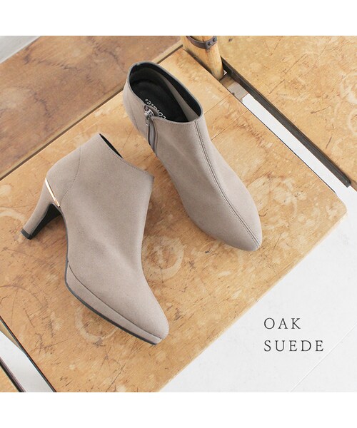 Shoe Fantasy(シューファンタジー)の「日本製 アーモンドトゥ ショートブーツ(ブーツ・レディース・ブラックスムース/ブラックスエード/オークスエード・S/M/L/LL)」の3枚目の写真