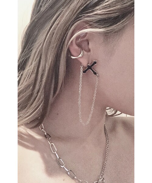 A.D.G(エーディージー)の「Black Cross&Chain Pierced Earring(ピアス(片耳用)・レディース・シルバー・FREE)」の1枚目の写真