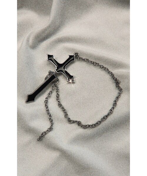 A.D.G(エーディージー)の「Black Cross&Chain Pierced Earring(ピアス(片耳用)・レディース・シルバー・FREE)」の2枚目の写真