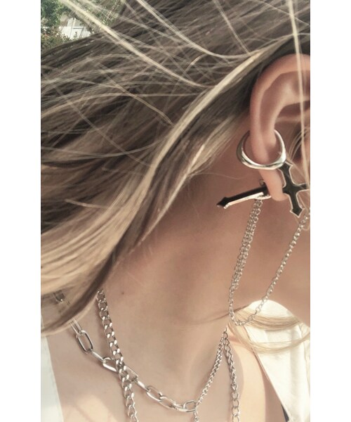 A.D.G(エーディージー)の「Black Cross&Chain Pierced Earring(ピアス(片耳用)・レディース・シルバー・FREE)」の4枚目の写真