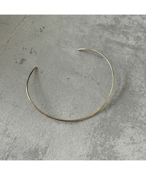 copine（コピン）の「WARP ROUND NECKLACE(2color)（チョーカー・レディース・シルバー/ゴールド・110×120mm）」の2枚目の写真