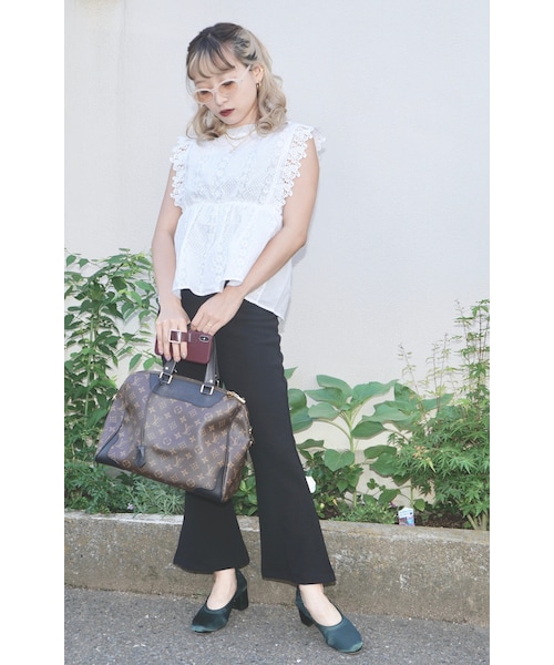 A.D.G(エーディージー)の「Cutwork Lace Nosleeve Tops(white)(タンクトップ・レディース・ホワイト・FREE)」の1枚目の写真