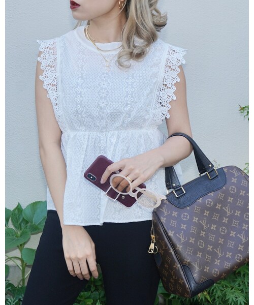 A.D.G(エーディージー)の「Cutwork Lace Nosleeve Tops(white)(タンクトップ・レディース・ホワイト・FREE)」の2枚目の写真
