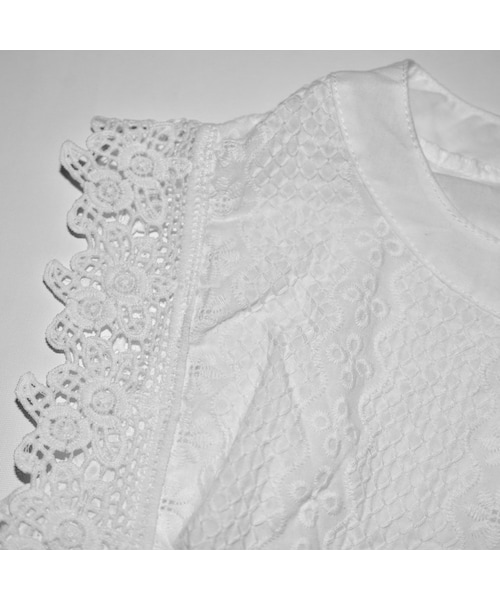 A.D.G(エーディージー)の「Cutwork Lace Nosleeve Tops(white)(タンクトップ・レディース・ホワイト・FREE)」の7枚目の写真