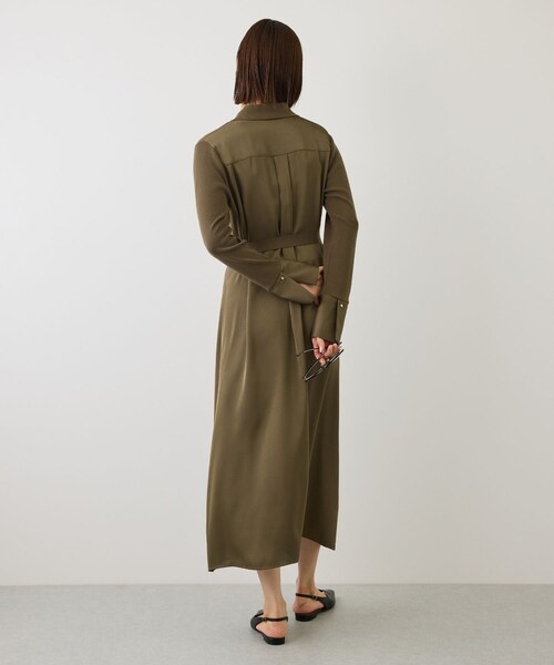 ROPE'（ロペ）の「【J'aDoRe・一部店舗限定サイズ】サテンコンビオープンカラーニットワンピース/イージーケア（ワンピース・レディース・ブラック/カーキ・F）」の12枚目の写真