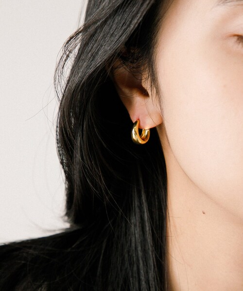 URBAN RESEARCH(アーバンリサーチ)の「decor『デコール』 Plump Drop Pierce L(ピアス(両耳用)・レディース・GOLD・-)」の7枚目の写真