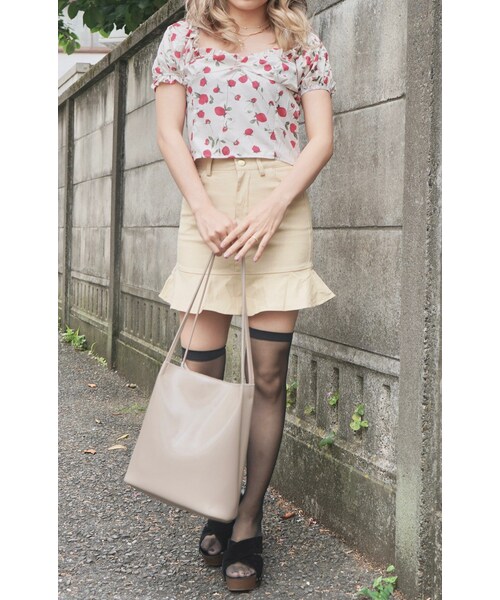 A.D.G(エーディージー)の「Tulip Puff Sleeve Tops(beige)(シャツ/ブラウス・レディース・ベージュ・FREE)」の2枚目の写真