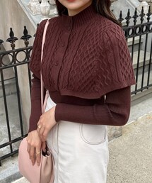 DHOLIC（ディーホリック）の「ケープカラーカーディガン付Vネックニット（アンサンブル・レディース）」