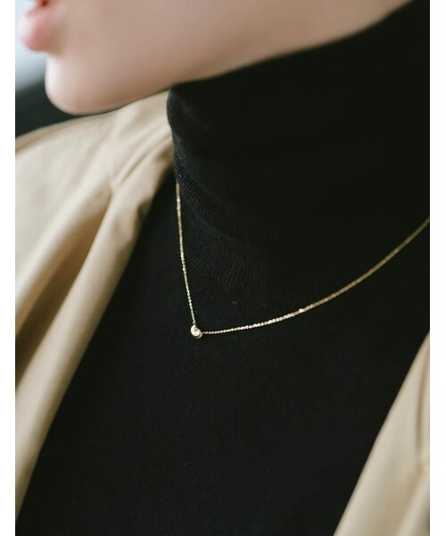 Ops.（オプス）の「K18 ゴールドネックレス ハート エッグ 豆 MOLLICA NECKLACE -モリカ ネックレス-（ネックレス・レディース・イエローゴールド エッグ(K18)/イエローゴールド ファーべ(豆)(K18)/イエローゴールド ハート(K18)・ONE SIZE）」の6枚目の写真