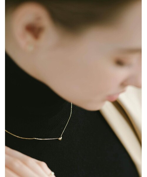 Ops.（オプス）の「K18 ゴールドネックレス ハート エッグ 豆 MOLLICA NECKLACE -モリカ ネックレス-（ネックレス・レディース・イエローゴールド エッグ(K18)/イエローゴールド ファーべ(豆)(K18)/イエローゴールド ハート(K18)・ONE SIZE）」の8枚目の写真
