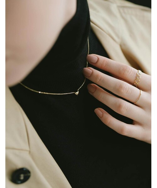 Ops.（オプス）の「K18 ゴールドネックレス ハート エッグ 豆 MOLLICA NECKLACE -モリカ ネックレス-（ネックレス・レディース・イエローゴールド エッグ(K18)/イエローゴールド ファーべ(豆)(K18)/イエローゴールド ハート(K18)・ONE SIZE）」の9枚目の写真