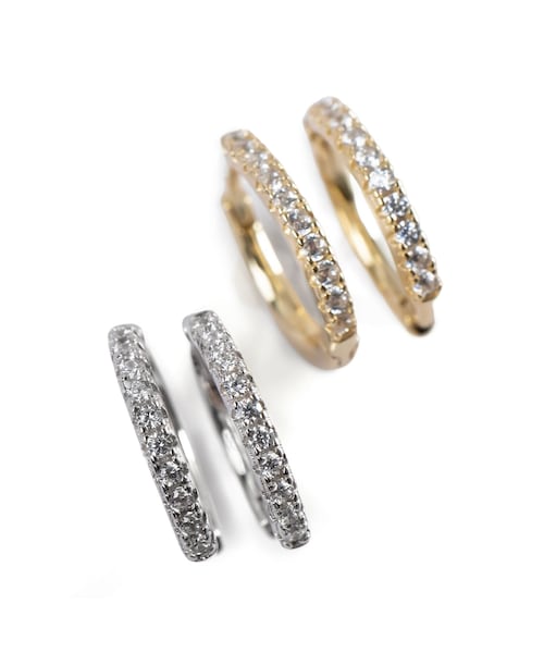 Ops.（オプス）の「フープピアス 小さめ ジルコニア KYKLOS-STR CV PAVE HOOP PIERCE -キクロス ストレート-（ピアス（両耳用）・レディース・シルバー/ゴールド・ONE SIZE）」の10枚目の写真