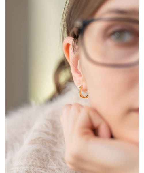 Ops.（オプス）の「フープピアス 小さめ ウェーブ KYKLOS-WAVE HOOP PIERCE -キクロス ウェーブ-（ピアス（両耳用）・レディース・シルバー/ゴールド・ONE SIZE）」の14枚目の写真