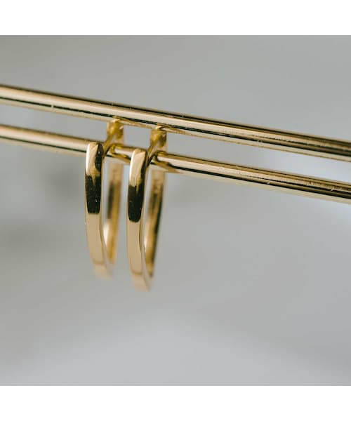 Ops.（オプス）の「フープピアス ジルコニア キラキラ V字シェイプ KYKLOS-WEG HOOP PIERCE -キクロス ウェッジ-（ピアス（両耳用）・レディース・シルバー/ゴールド・ONE SIZE）」の17枚目の写真