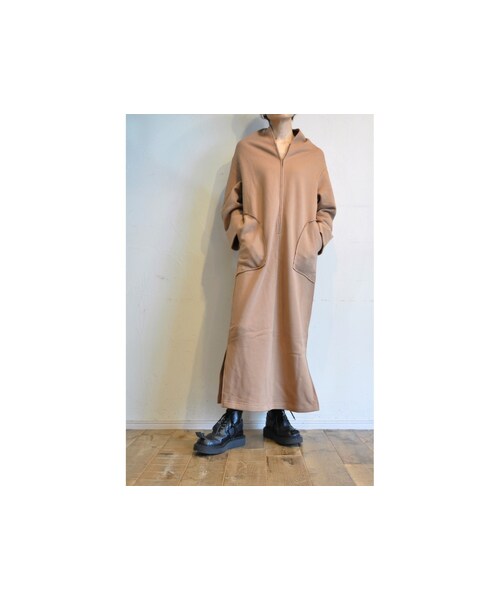 --（--）の「ストレートワンピース（ワンピース・レディース・ベージュ・one）」の2枚目の写真