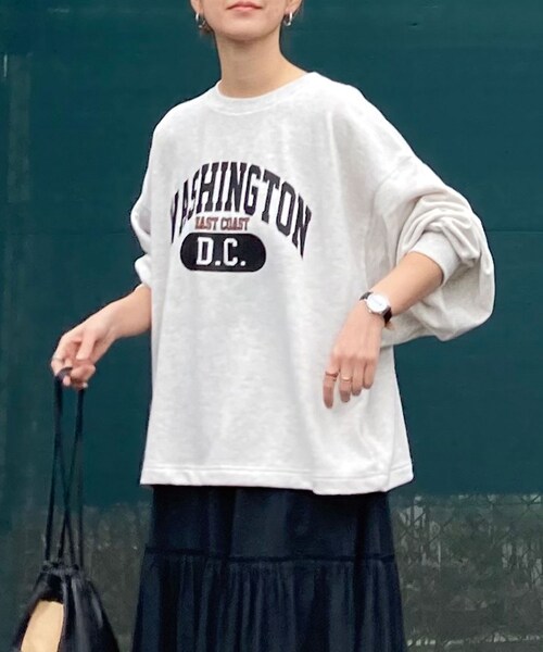 CORNERS by KR（コーナーズバイケーアール）の「CORNERS by KR カレッジロゴボリュームスリーブスウェット（スウェット・レディース・ブラック/オフホワイト/オートミール/ネイビー/杢グレー・M/L）」の4枚目の写真