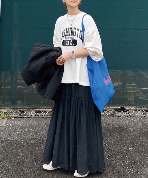 CORNERS by KR（コーナーズバイケーアール）の「CORNERS by KR カレッジロゴボリュームスリーブスウェット（スウェット・レディース・ブラック/オフホワイト/オートミール/ネイビー/杢グレー・M/L）」の2枚目の写真