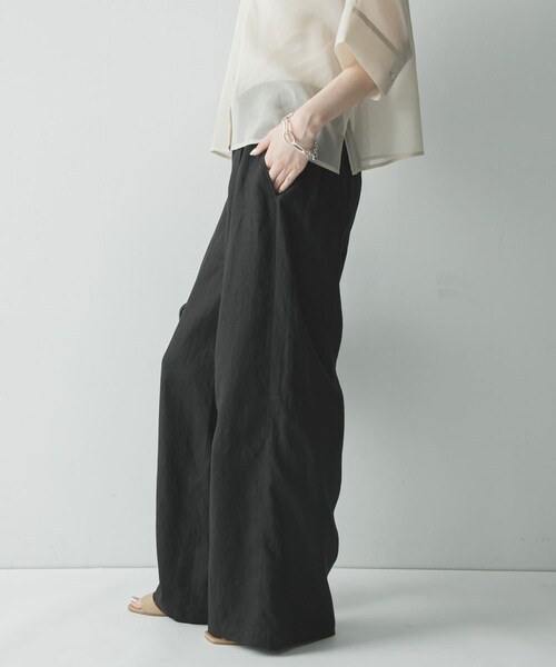 URBAN RESEARCH（アーバンリサーチ）の「『3サイズ展開』リネンイージーワイドスラックス（その他パンツ・レディース・OFF WHITE/BLACK/AMBER・36/38/40）」の16枚目の写真