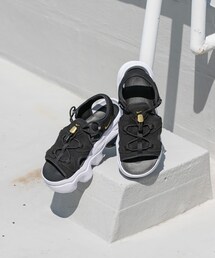 NIKE　ナイキウィメンズエアマックスココサンダル
