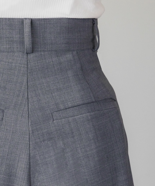 SIWEM(シウム)の「WIDE BELT TUCK PANTS(スラックス・レディース・グレー・XS/S/M)」の8枚目の写真