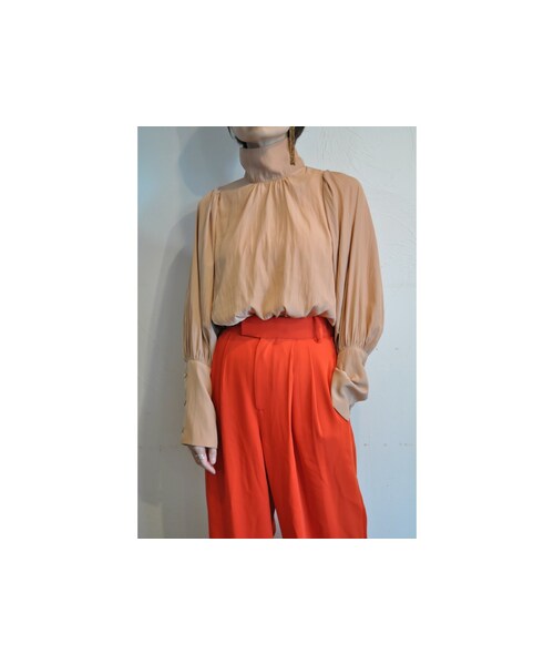 --（--）の「ハイネックブラウス（シャツ/ブラウス・レディース・ブラウン/グレー/ホワイト/ピンク/レッド/イエロー・one）」の5枚目の写真