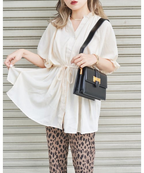 A.D.G(エーディージー)の「2strap Gold Buckle Square Bag (black)(ショルダーバッグ・レディース・ブラック・FREE)」の3枚目の写真