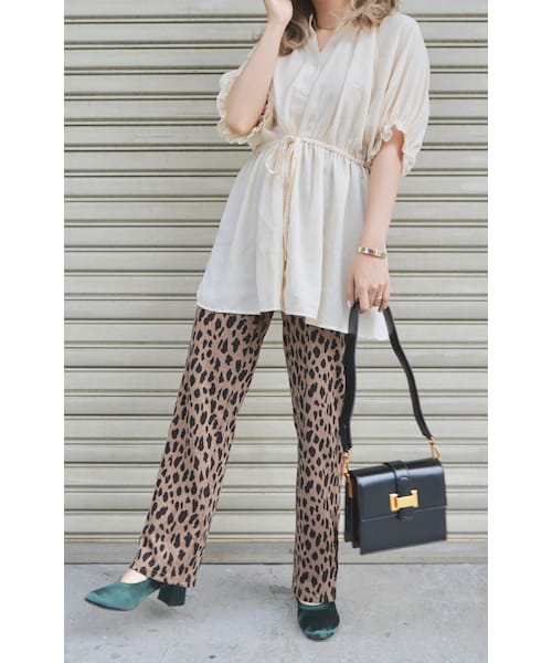 A.D.G(エーディージー)の「2strap Gold Buckle Square Bag (black)(ショルダーバッグ・レディース・ブラック・FREE)」の7枚目の写真